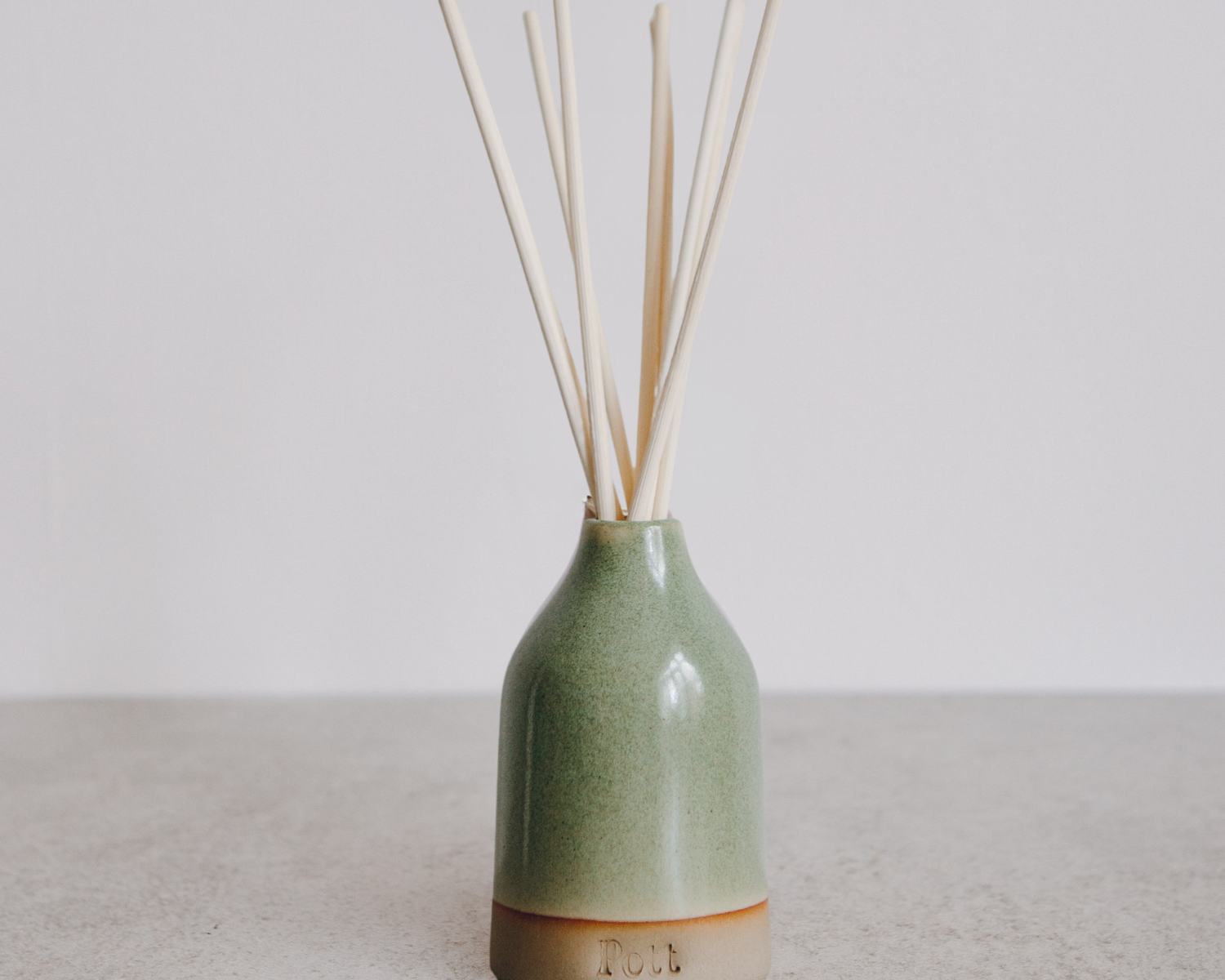 Refillable Diffusers for Summer